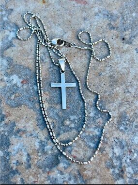 Platinum (PT 950) Cross Pendant Necklace